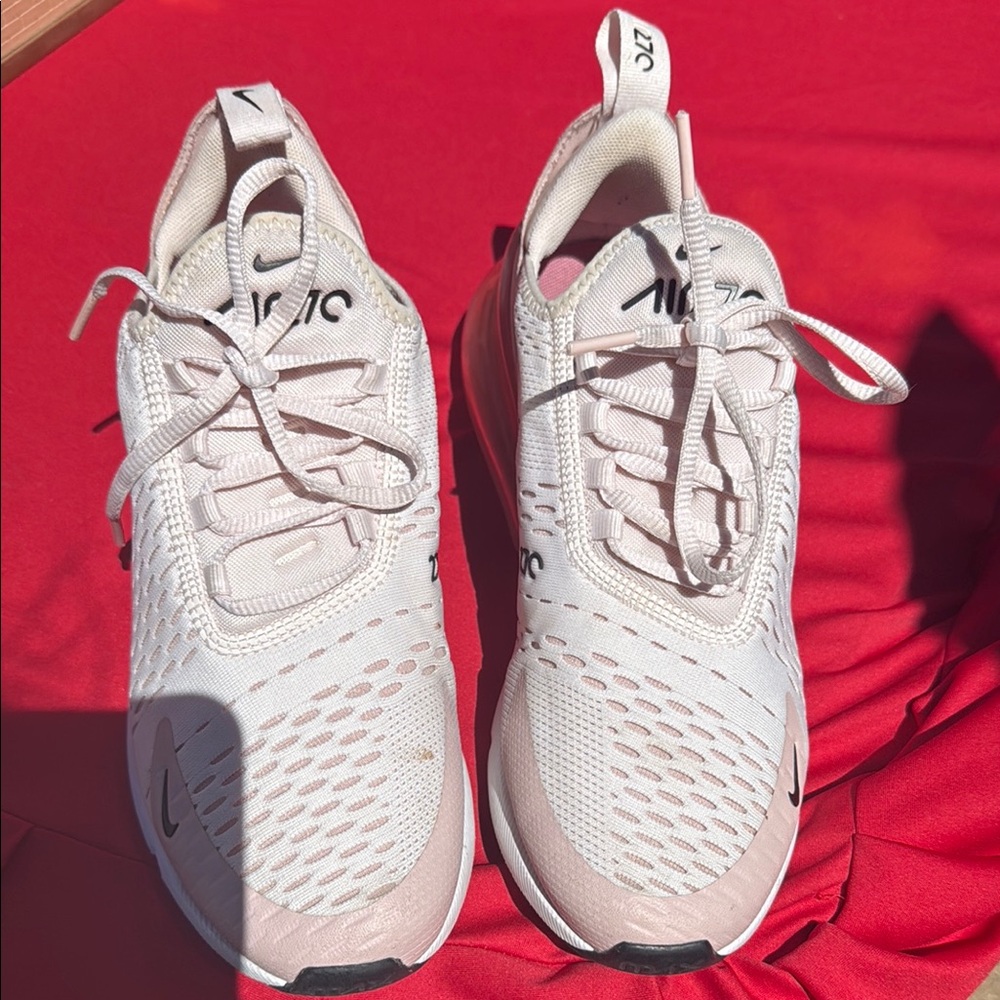 Nike Women's White and Light Pink Athletic Shoes